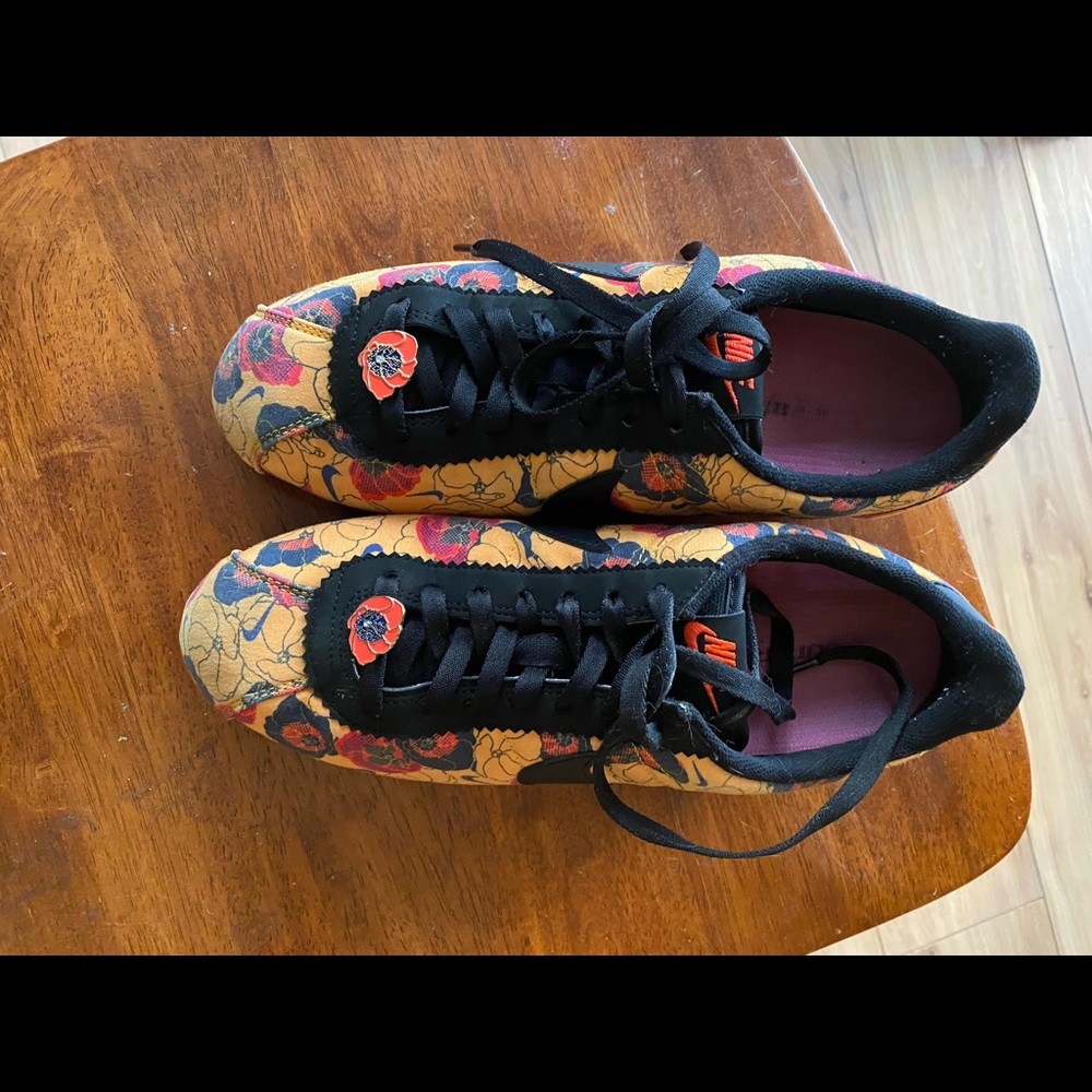 Nike Cortez Gold Floral, size 9